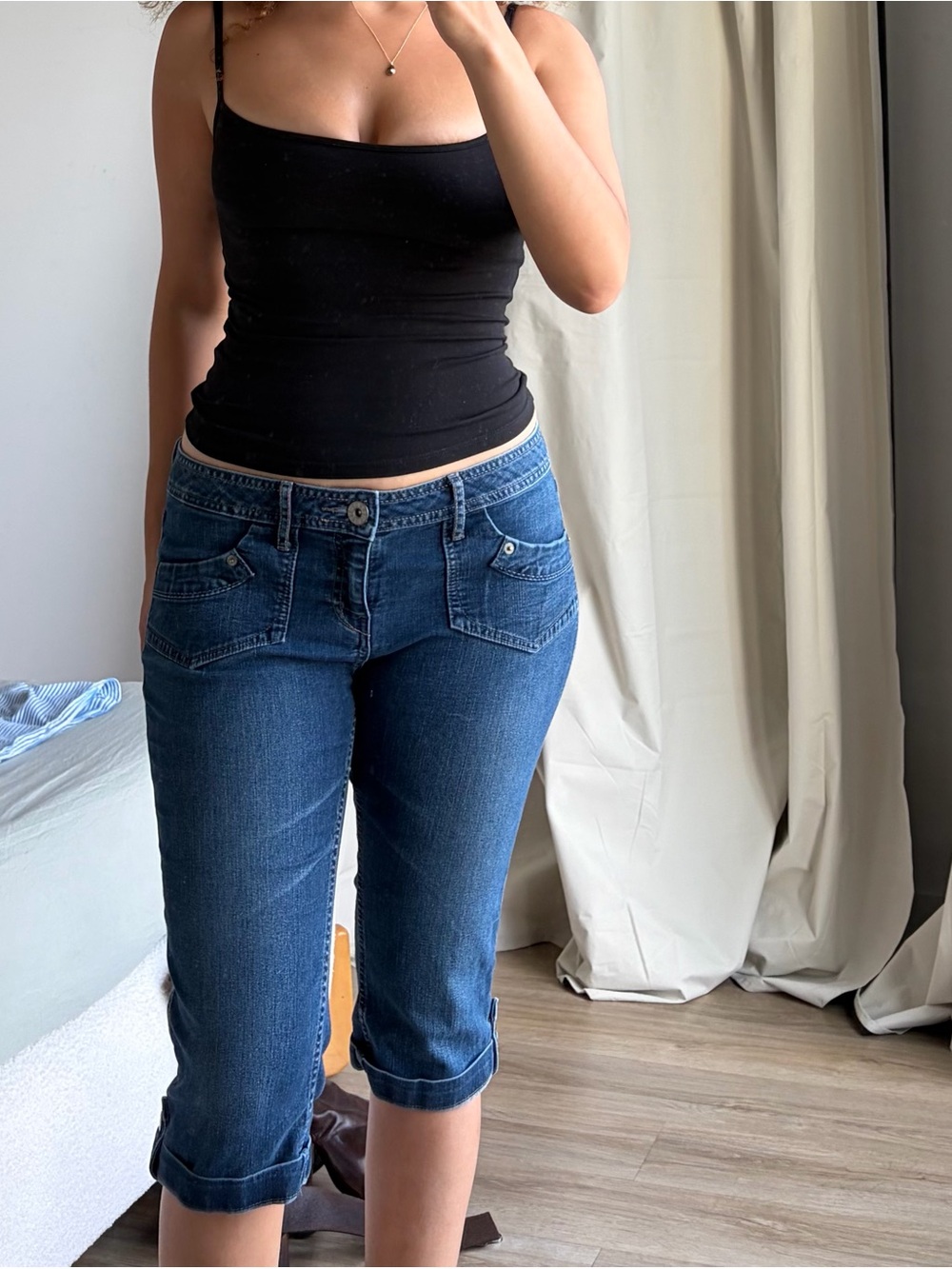GUESS Y2K Low Rise Denim Capri Jeans Cropped Pedal Pushers